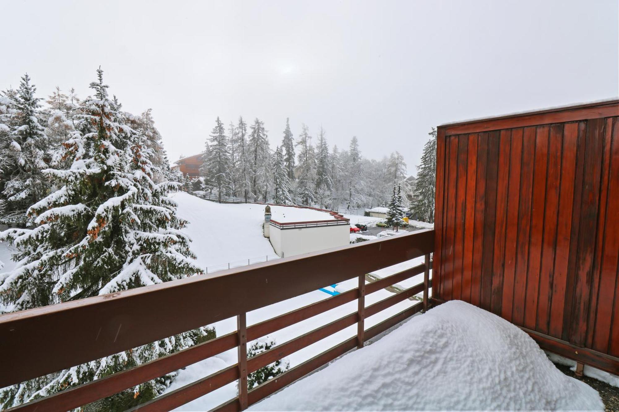 Joli Studio Avec Parking Gratuit Crans-Montana Kültér fotó